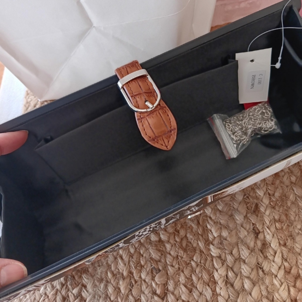 Handbag ๐ - Picture 3 of 4